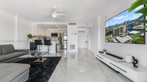 2900 NE 30th Street Fort Lauderdale FL 33306