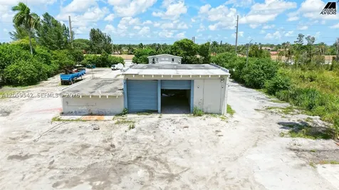 90 NW 137th Avenue Miami FL 33182
