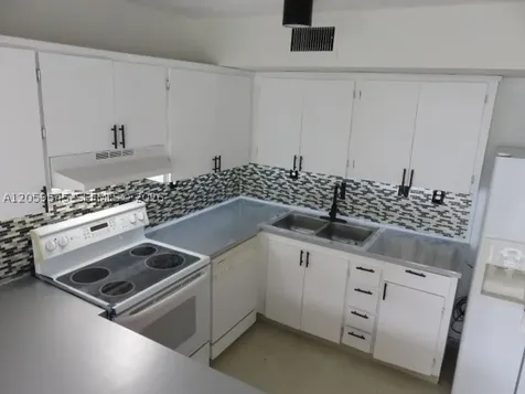 12300 SW 18 Te Miami FL 33175