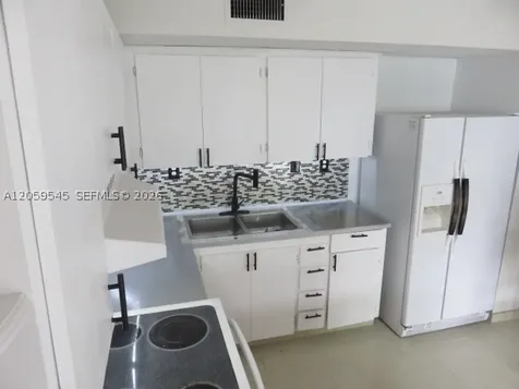 12300 SW 18 Te Miami FL 33175