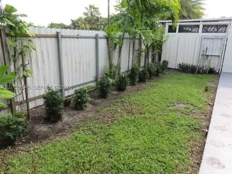 12300 SW 18 Te Miami FL 33175