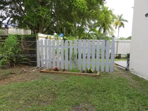 12300 SW 18 Te Miami FL 33175