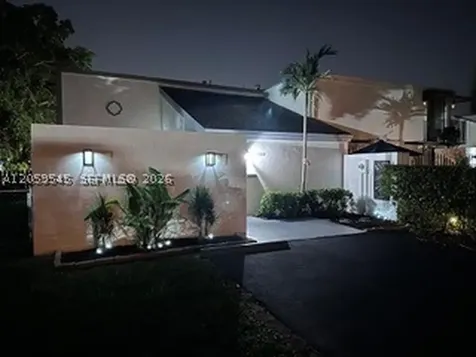 12300 SW 18 Te Miami FL 33175