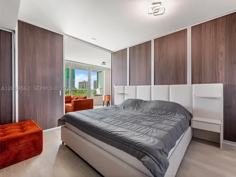 1600 SW 1st Avenue Miami FL 33129