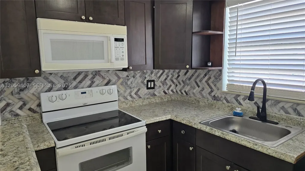 2801 NE 49th Street Fort Lauderdale FL 33308
