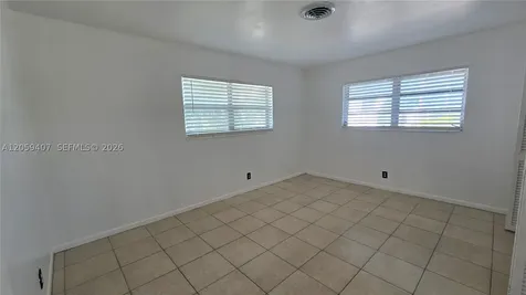 2801 NE 49th Street Fort Lauderdale FL 33308