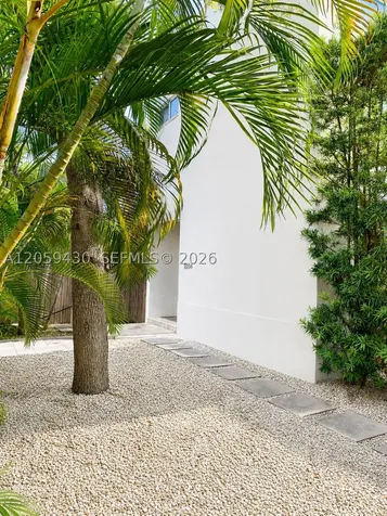 2954 Whitehead Street Miami FL 33133