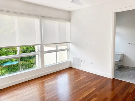 2954 Whitehead Street Miami FL 33133