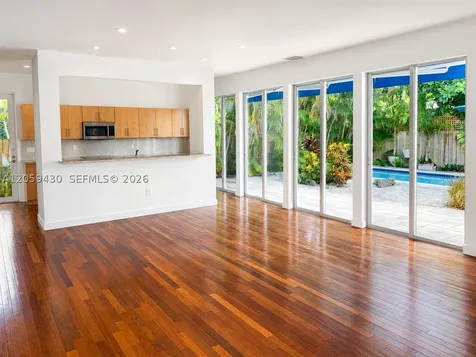 2954 Whitehead Street Miami FL 33133