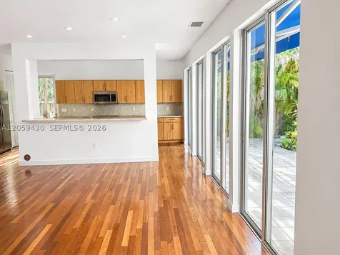 2954 Whitehead Street Miami FL 33133