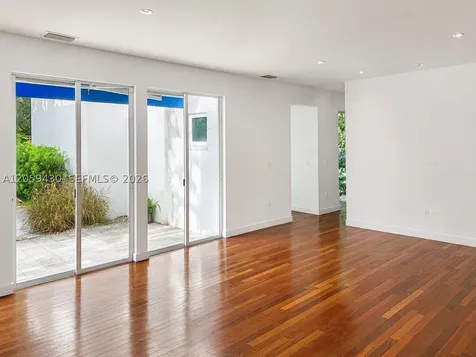 2954 Whitehead Street Miami FL 33133
