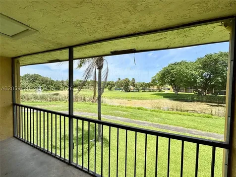 1822 W Meadows Circle Boynton Beach FL 33436