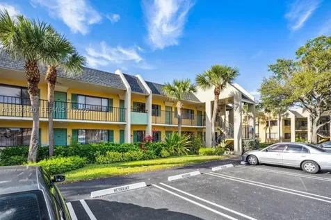 1822 W Meadows Circle Boynton Beach FL 33436