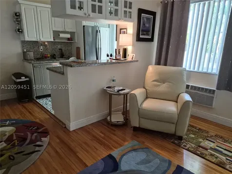 659 Meridian Avenue Miami Beach FL 33139