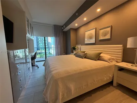 45 SW 9th Street Miami FL 33130