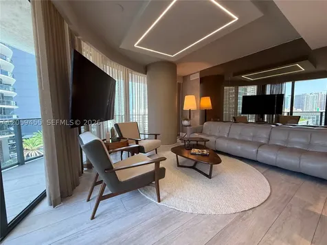 45 SW 9th Street Miami FL 33130