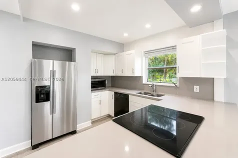 529 NW 8th Street Dania Beach FL 33004