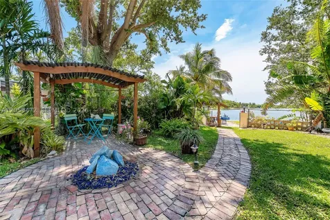 9350 SW 48 Street Miami FL 33165