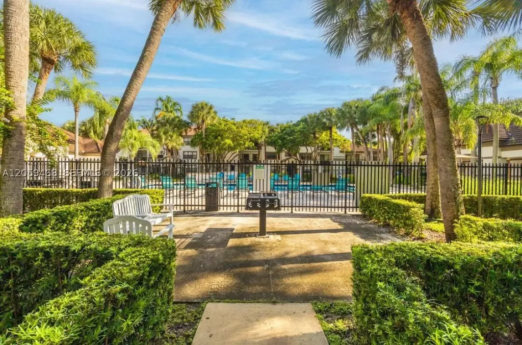 540 S Park Road Hollywood FL 33021