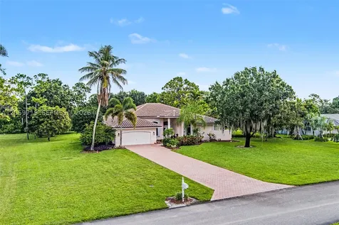 9825 Hindel Court Boynton Beach FL 33472