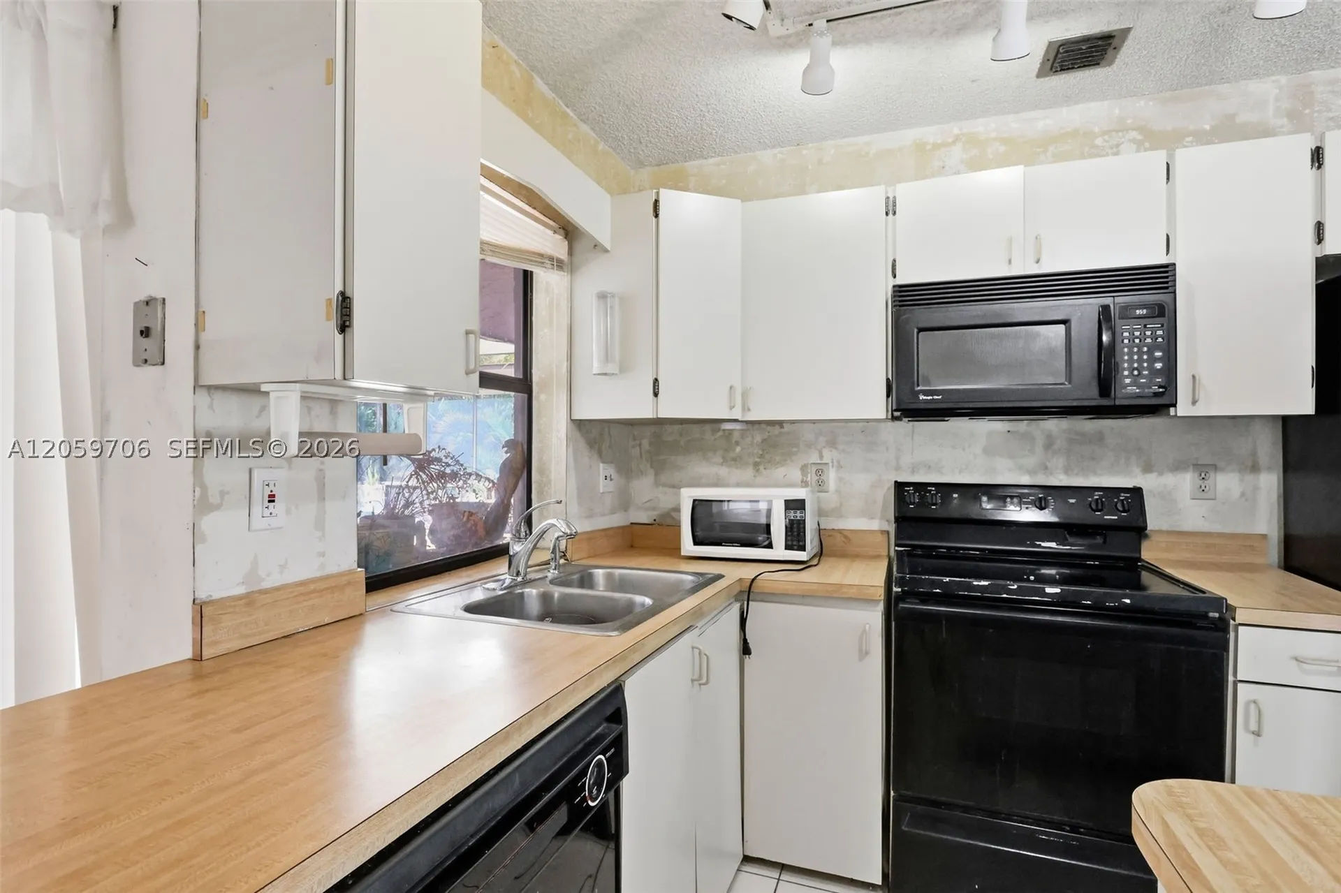 1419 Hummingbird Drive Delray Beach FL 33444