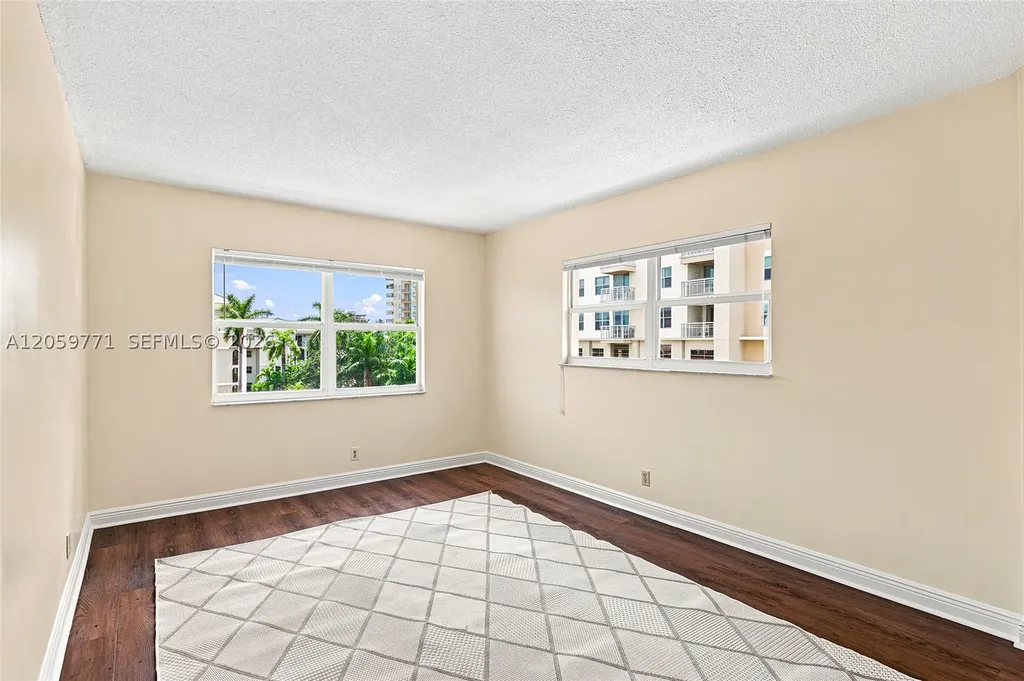 2555 NE 11 Street Fort Lauderdale FL 33304