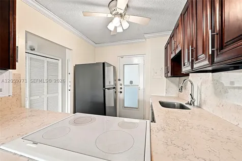 2555 NE 11 Street Fort Lauderdale FL 33304