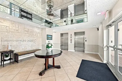 2555 NE 11 Street Fort Lauderdale FL 33304