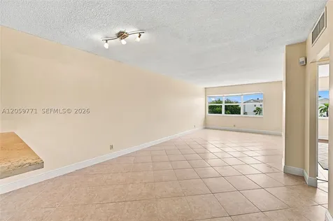 2555 NE 11 Street Fort Lauderdale FL 33304