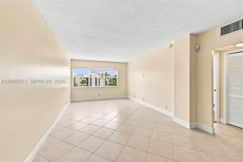 2555 NE 11 Street Fort Lauderdale FL 33304