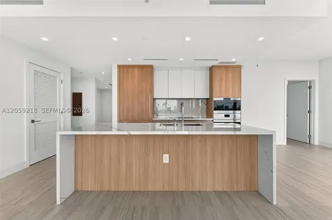 2411 Laguna Circle North Miami FL 33181