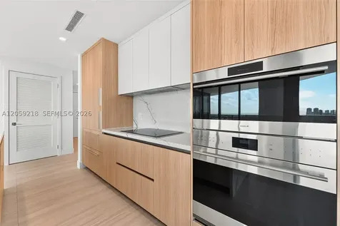 2411 Laguna Circle North Miami FL 33181