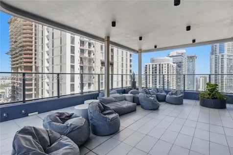 121 NE 5th Street Miami FL 33132