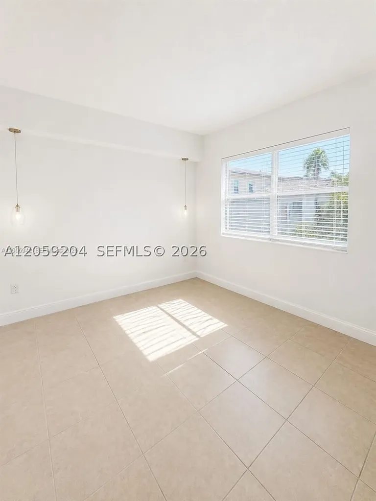 Hollywood FL 33020