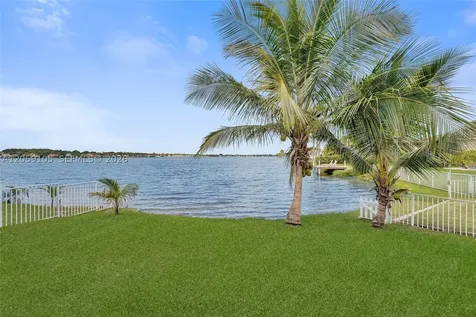 2339 NW 195th Avenue Pembroke Pines FL 33029