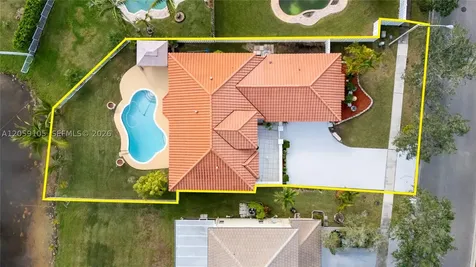 2339 NW 195th Avenue Pembroke Pines FL 33029