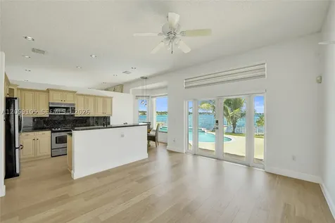 2339 NW 195th Avenue Pembroke Pines FL 33029