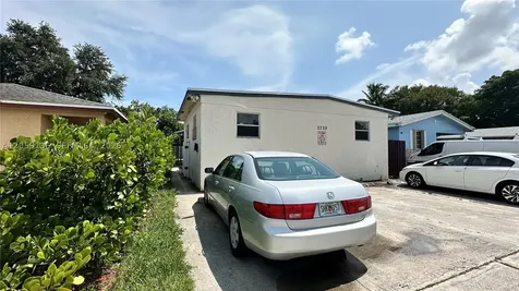 2220 Charleston Street Hollywood FL 33020