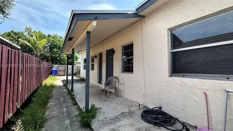 2220 Charleston Street Hollywood FL 33020