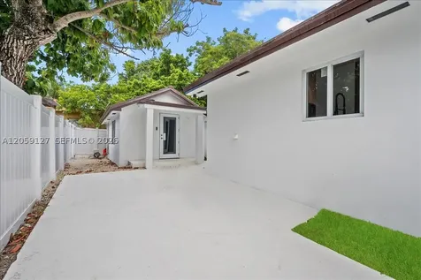 3389 NW 14th Avenue Miami FL 33142