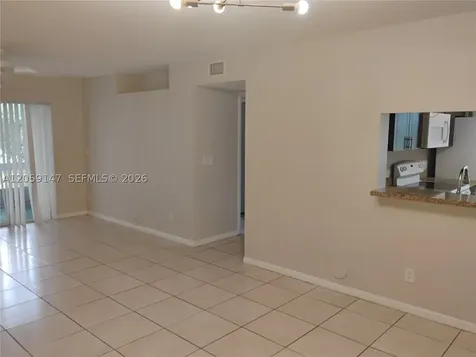 729 NW 92 Av Bding 29 Plantation FL 33324