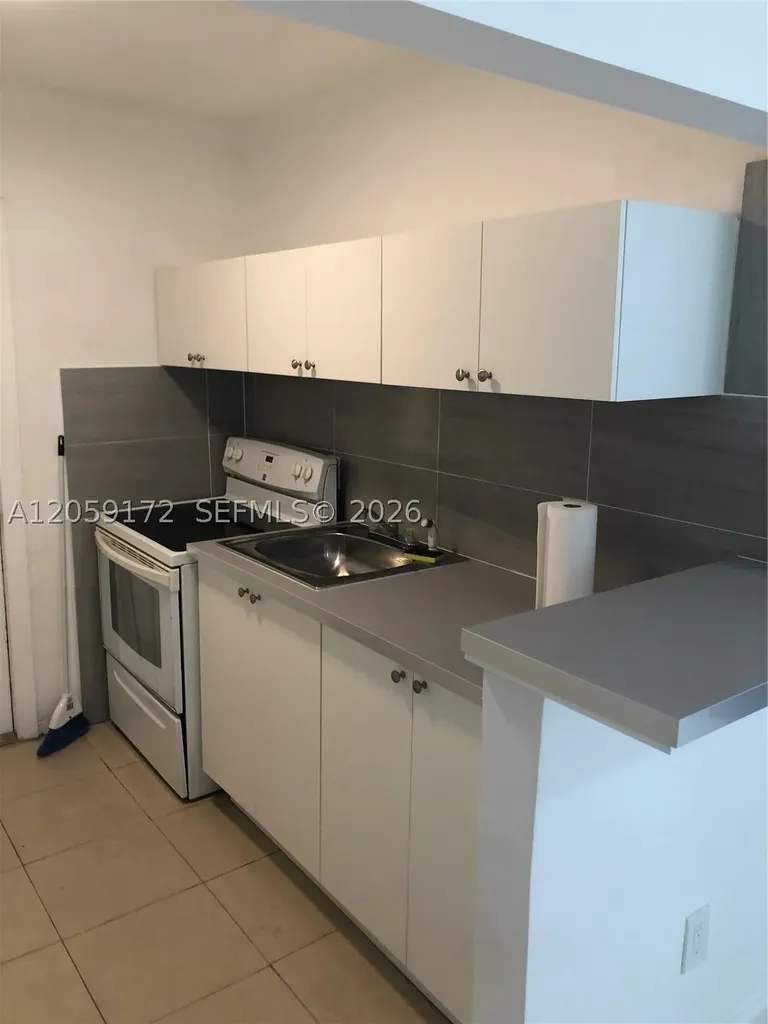 5647 Hayes Street Hollywood FL 33021