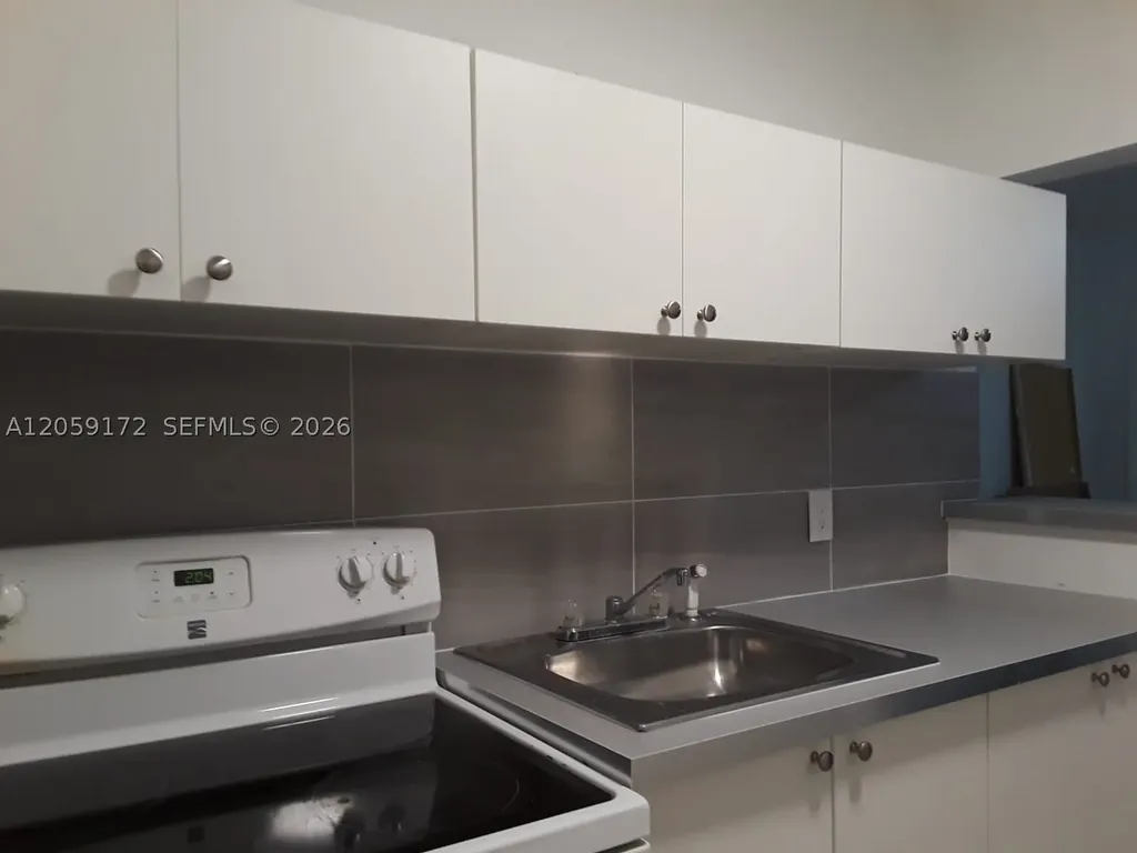 5647 Hayes Street Hollywood FL 33021