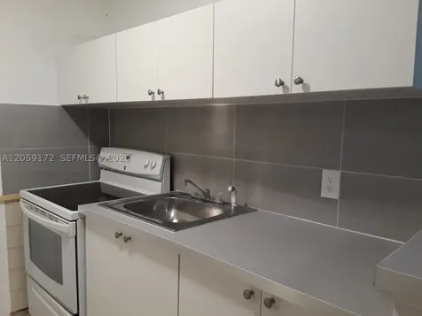 5647 Hayes Street Hollywood FL 33021