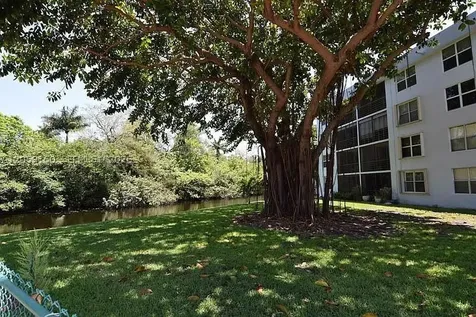 120 Royal Park Drive Oakland Park FL 33309