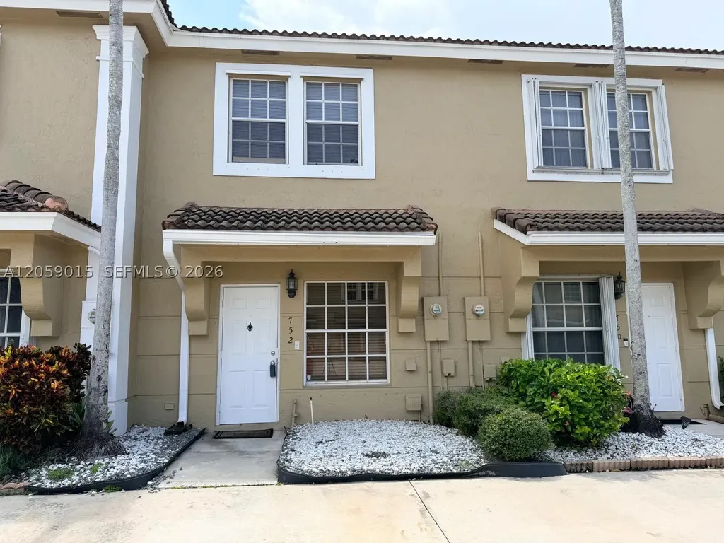 752 SW 122nd Terrace Pembroke Pines FL 33025