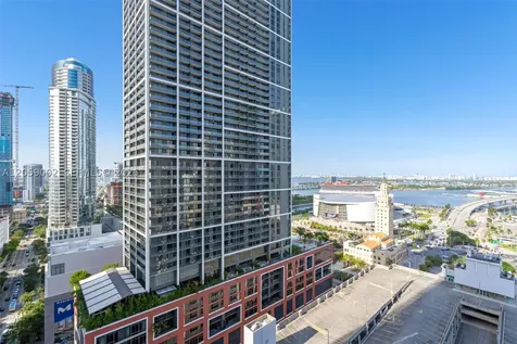 121 NE 5th Street Miami FL 33132