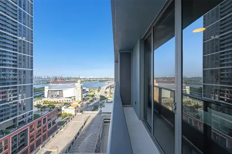 121 NE 5th Street Miami FL 33132