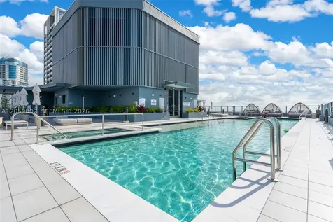 121 NE 5th Street Miami FL 33132