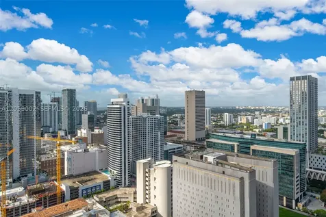121 NE 5th Street Miami FL 33132